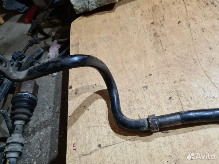 Стабилизатор передний Nissan Juke F15 1.6 DDT 2011