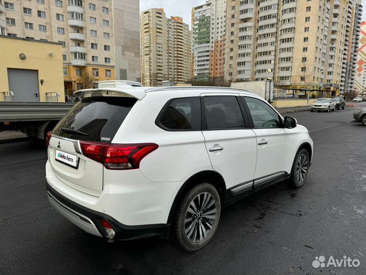 Mitsubishi Outlander 2.4 CVT, 2020, 33 300 км