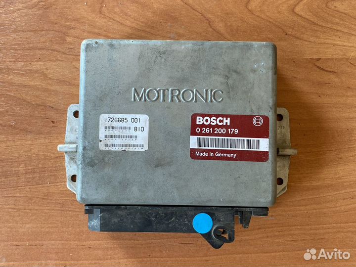 Блок управления двигателем BMW7 E32