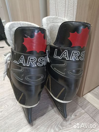 Коньки хоккейные Larsen 42р