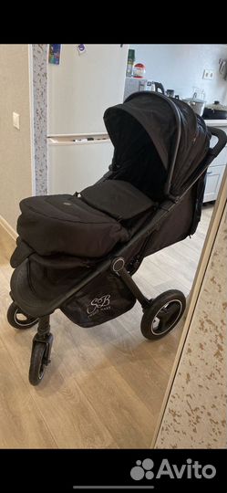 Всесезонная прогулочная коляска(состояние новой)