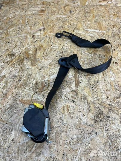 Ремень безопасности передний правый Peugeot 206