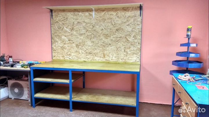 Стол, верстак в гараж. Стеллажи, кронштейны