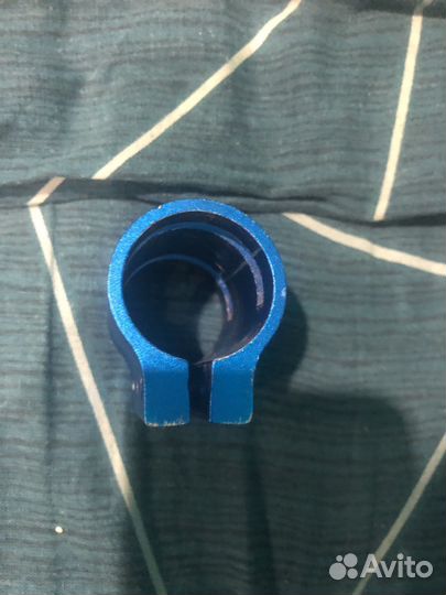 Зажим на трюковой самокат