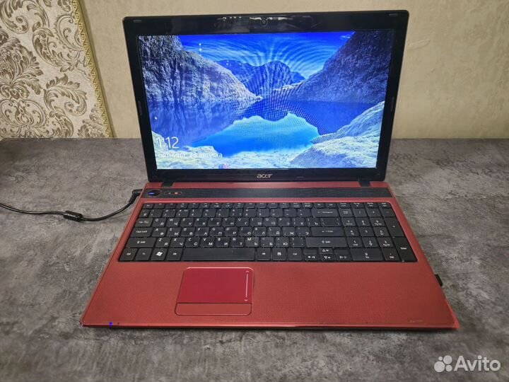 Ноутбук Acer i3/4Gb/GT520M