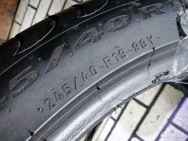 Pirelli Powergy 245/40 R19 98Y