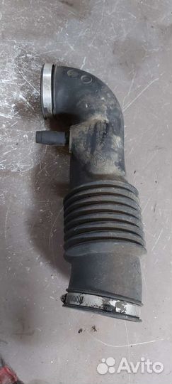 Патрубок воздушного фильтра на Cadillac SRX