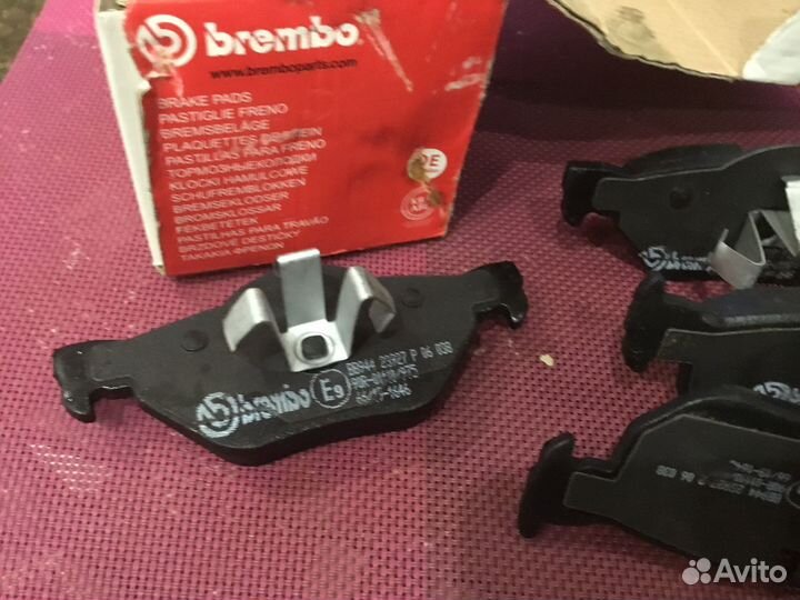 Тормозные колодки brembo 06033