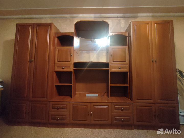 Стенка в гостиную