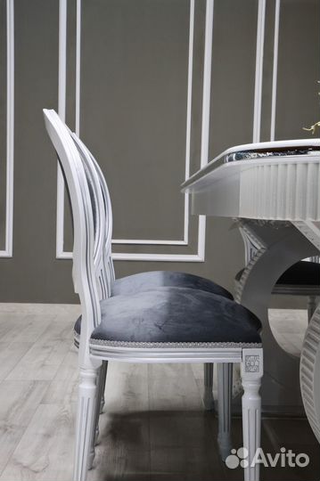 Комплект стол и стулья. В наличии