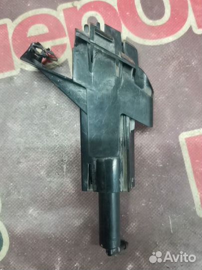 Форсунка омывателя фары Nissan Qashqai