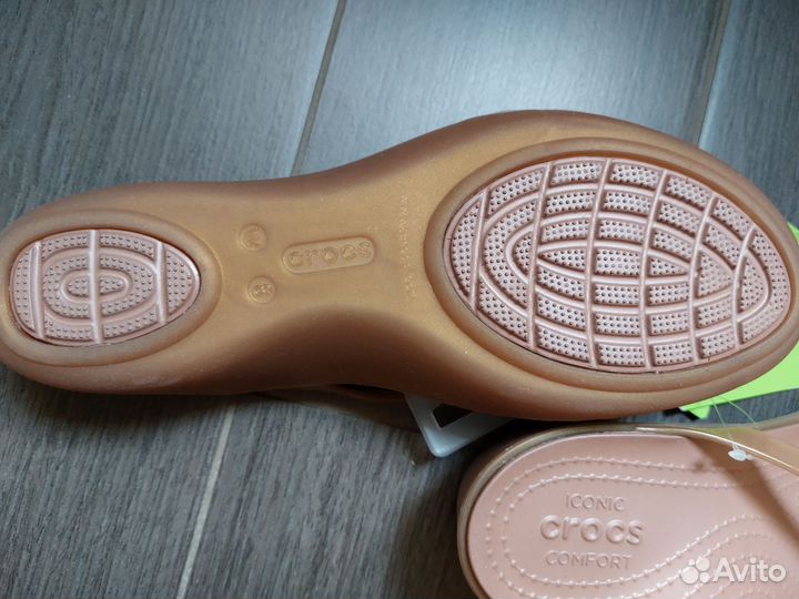 Женские шлепанцы crocs