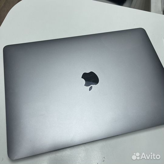 Apple MacBook Pro 13 2019 touch bar