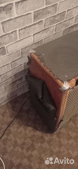 Басовый комбоусилитель