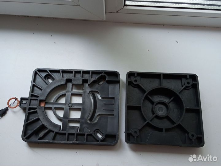 Поворотный механизм для кресла в лодку