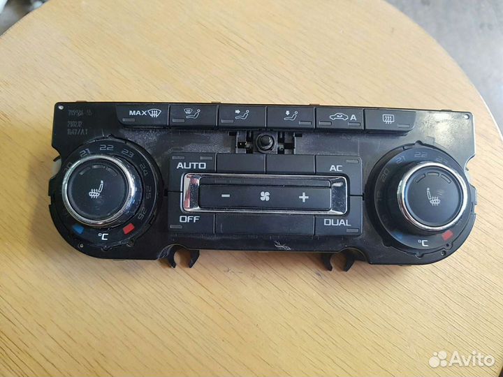 Блок управления климатом VW Golf 6