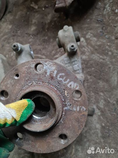 Кулак поворотный Volkswagen Tiguan