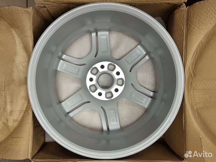 Новые оригинальные диски R18 Audi Q5(8R) 8R0601025