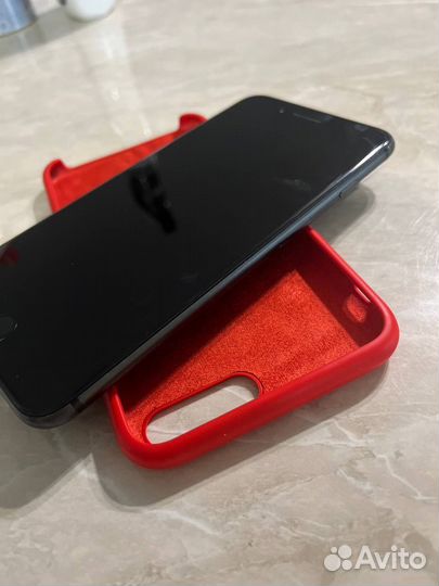 iPhone 8 Plus, 64 ГБ