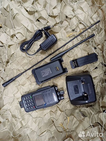 Рация TYT MD-UV390
