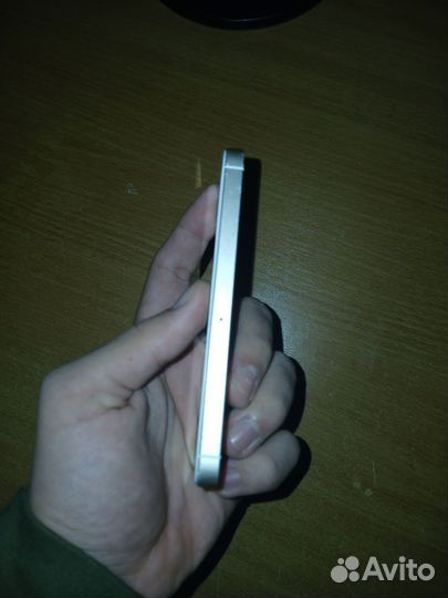 iPhone SE, 128 ГБ