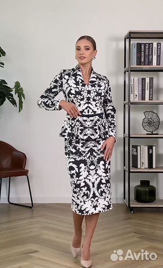 Костюм юбочный с ремешком вечерный Шенон