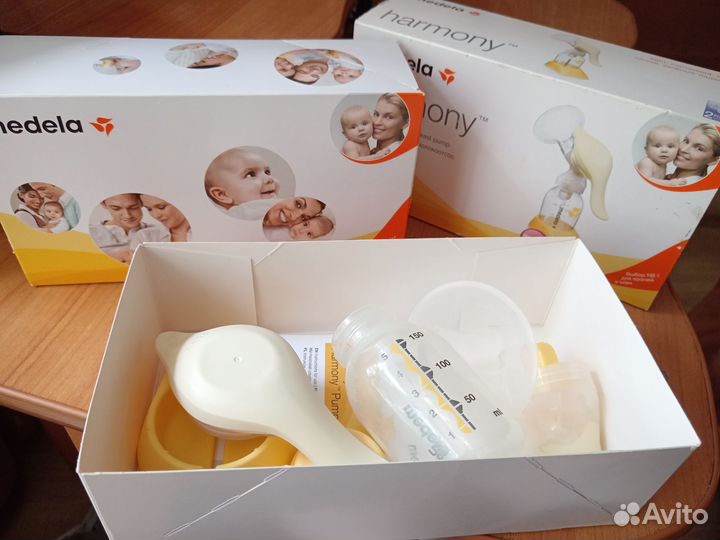 Молокоотсос ручной Medela (полная комплектация)