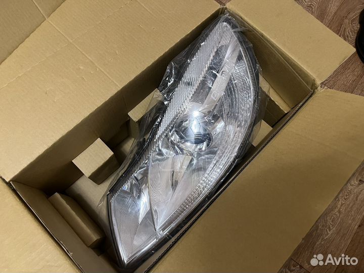 Фара левая skoda octavia 2