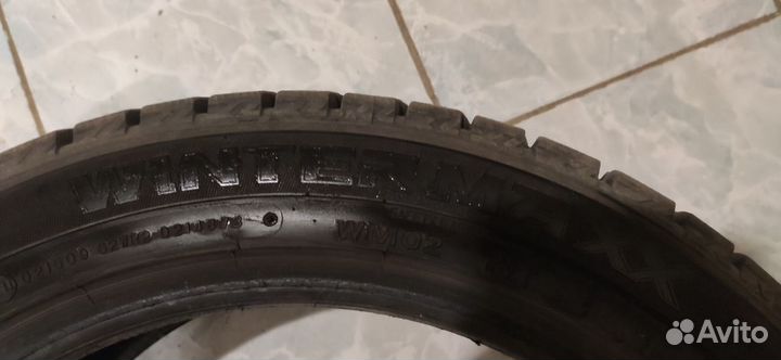 Dunlop SP Winter Maxx WM01 235/45 R17 97T