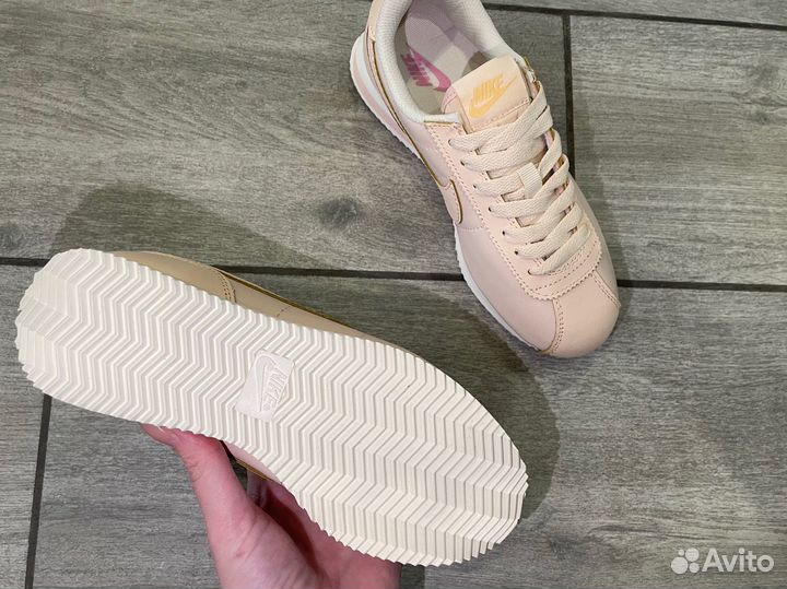 Найк кортез женские кроссовки