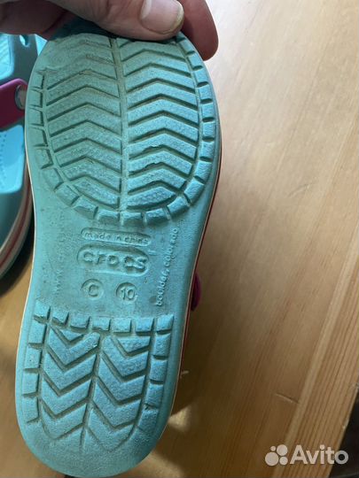 Сандали crocs