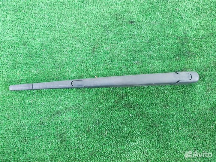 Поводок стеклоочистителя задний Nissan Qashqai J1