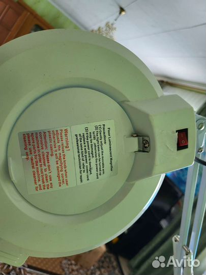 Лампа-лупа на штативе 5 крат. на колесах