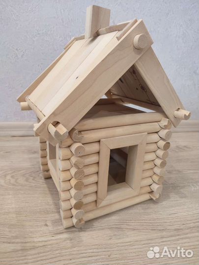 Деревянный конструктор домик