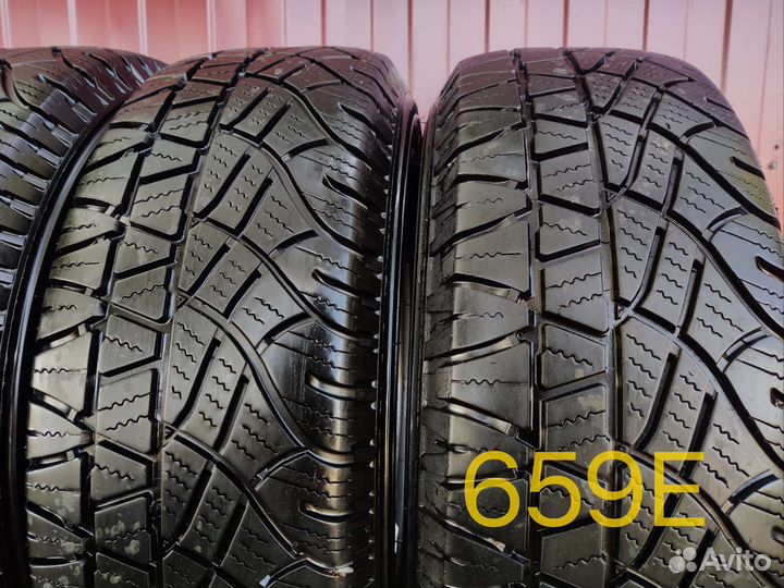 Michelin Latitude Cross 215/65 R16
