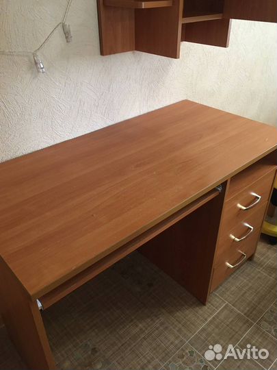 Компьютерный стол