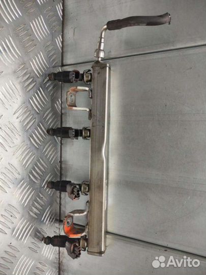 Топливная рампа Ford Focus 2 1.8 2008