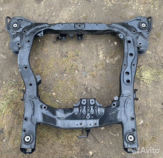 Передний подрамник правый руль Honda Accord 7