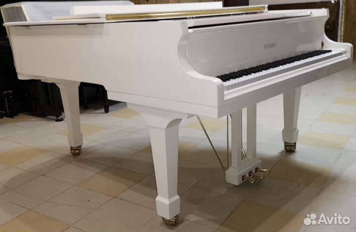 Кабинетный рояль Белого цвета Feurich, mod. 178