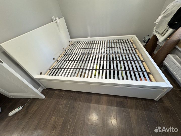 Двуспальная кровать IKEA malm 200х160