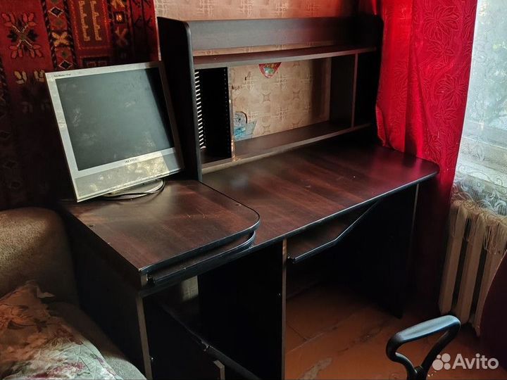 Компьютерный стол