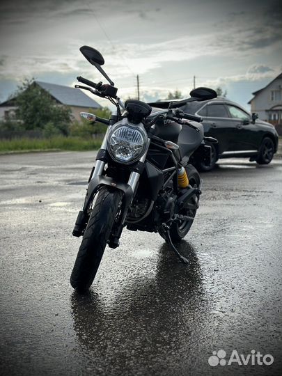 Ducati Monster 797 black