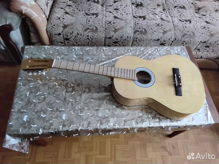 Акустическая гитара