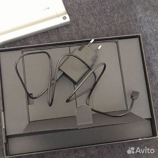 Планшет Lenovo Yoga Tablet 2 1050L 10