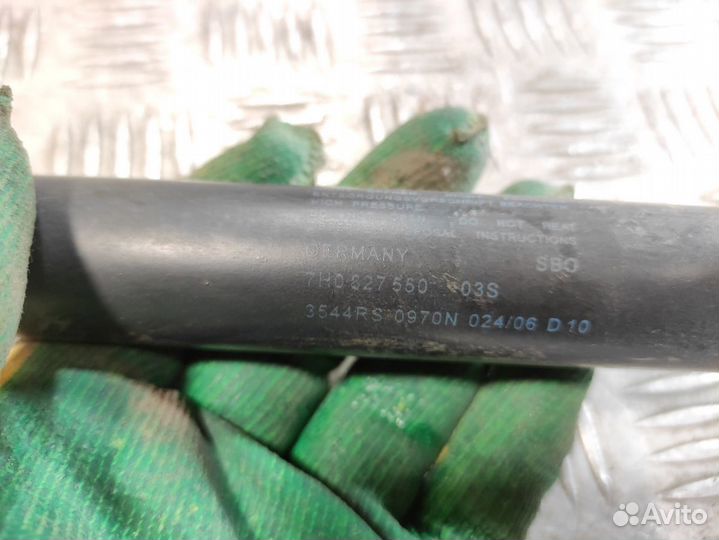 Амортизатор двери багажника Volkswagen Transporter