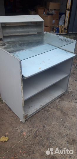 Стол витринный