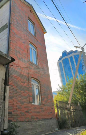 Дом 185 м² на участке 2 сот.