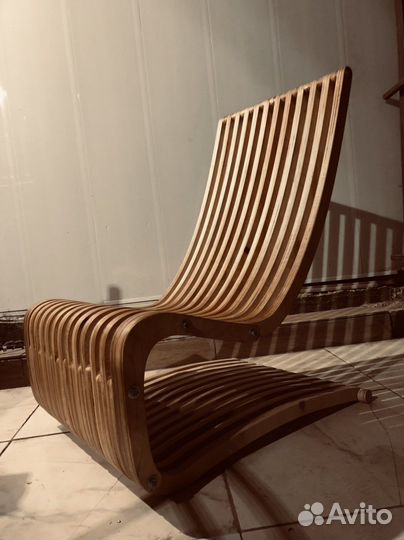 Кресло деревянное