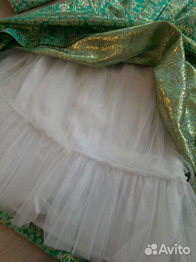 Платье праздничное женское 40-42 парчовая ткань