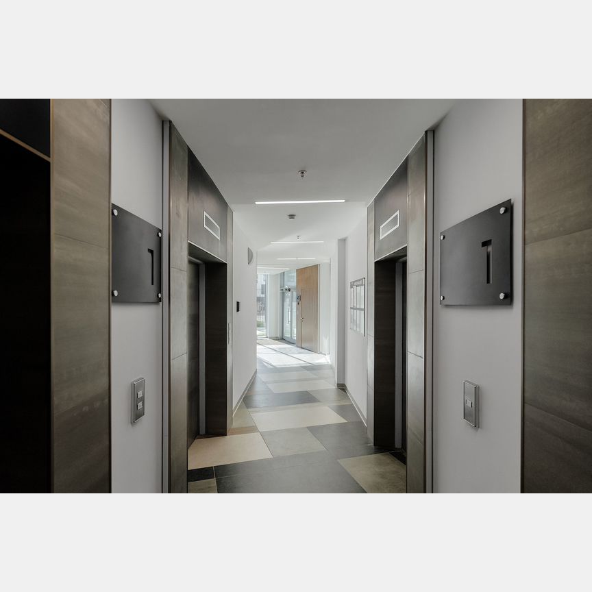 2-к. квартира, 82 м², 49/51 эт.